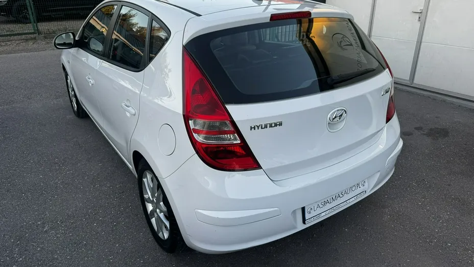 HYUNDAI i30 -