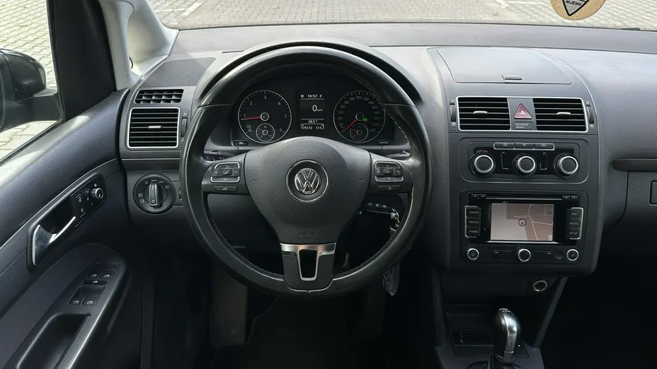 VOLKSWAGEN Touran -