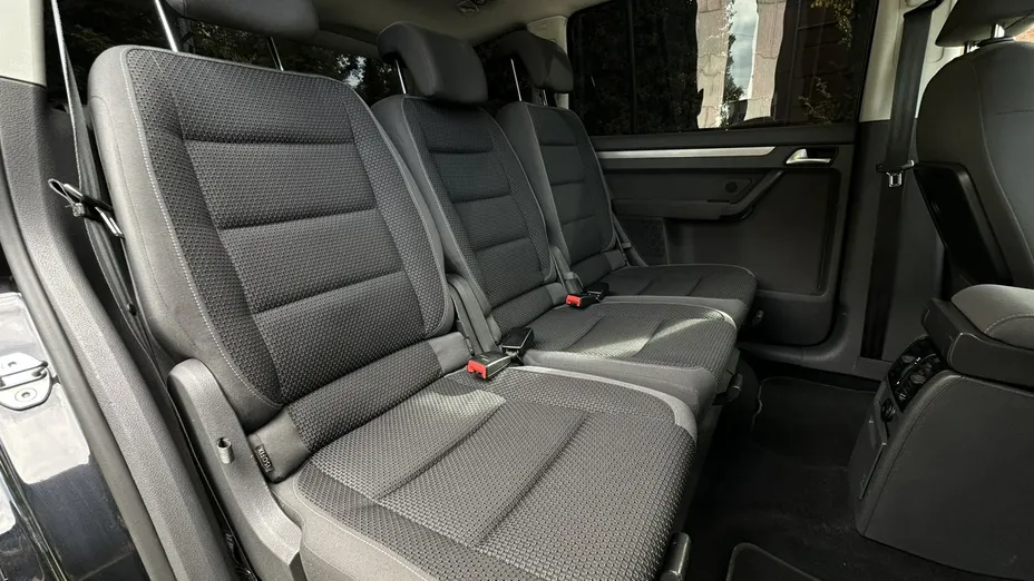 VOLKSWAGEN Touran -