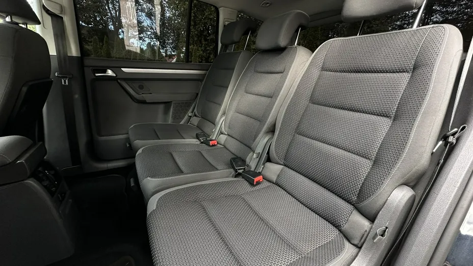 VOLKSWAGEN Touran -