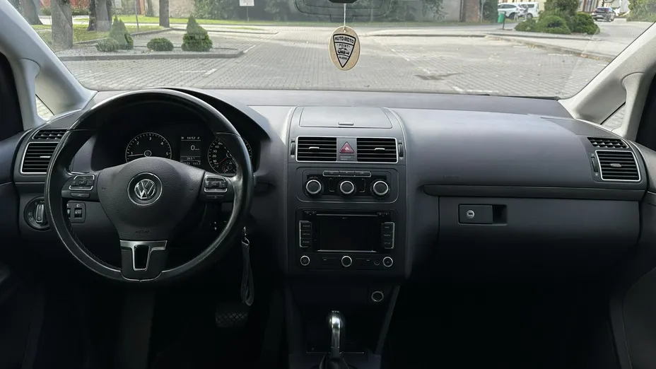 VOLKSWAGEN Touran -