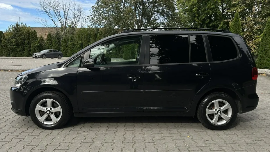 VOLKSWAGEN Touran -