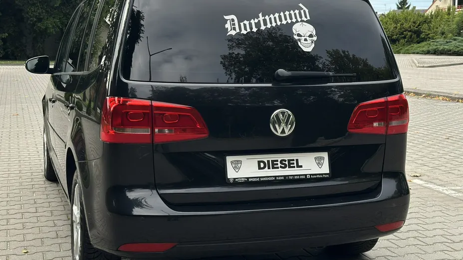 VOLKSWAGEN Touran -