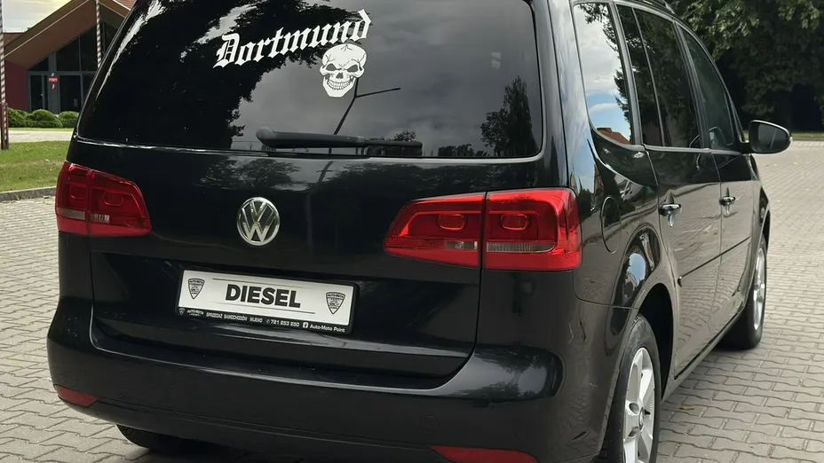 VOLKSWAGEN Touran -