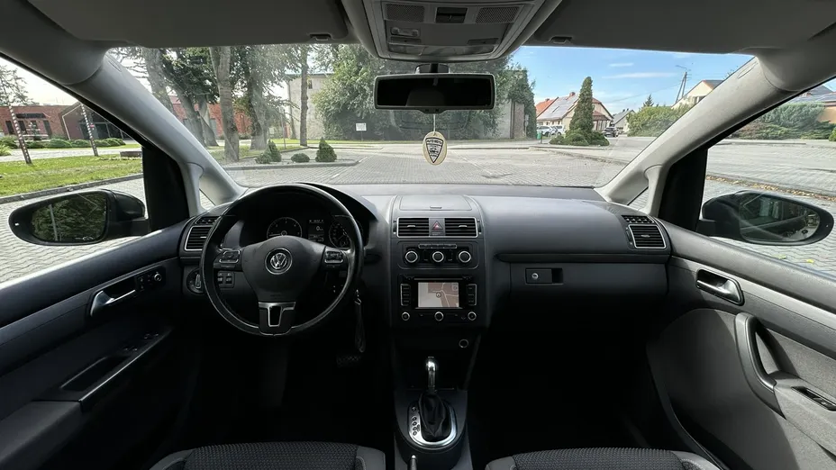 VOLKSWAGEN Touran -