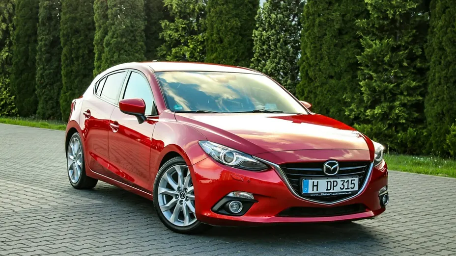 MAZDA 3 -