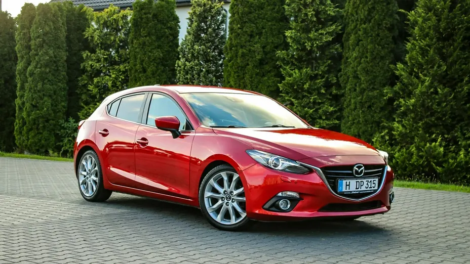 MAZDA 3 -