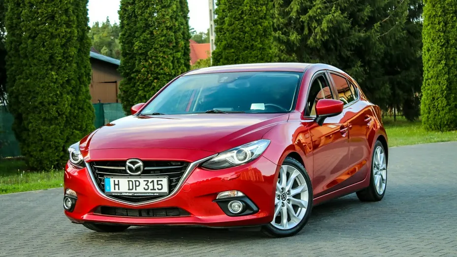 MAZDA 3 -
