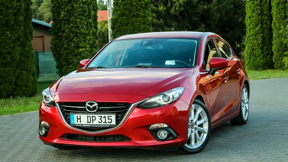 MAZDA 3 -