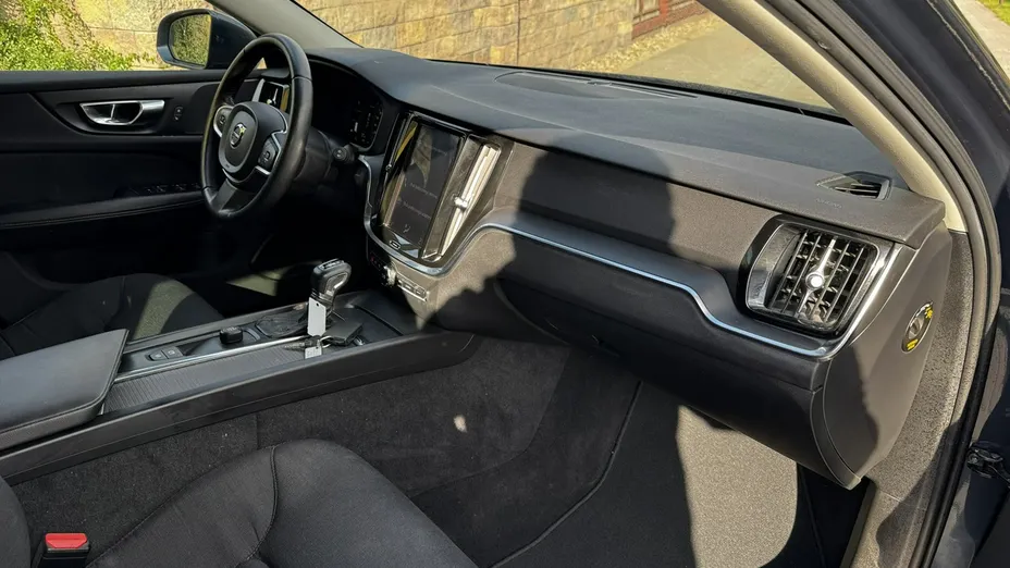 VOLVO V60 -