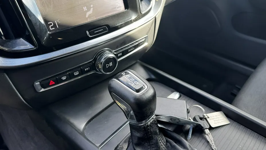 VOLVO V60 -