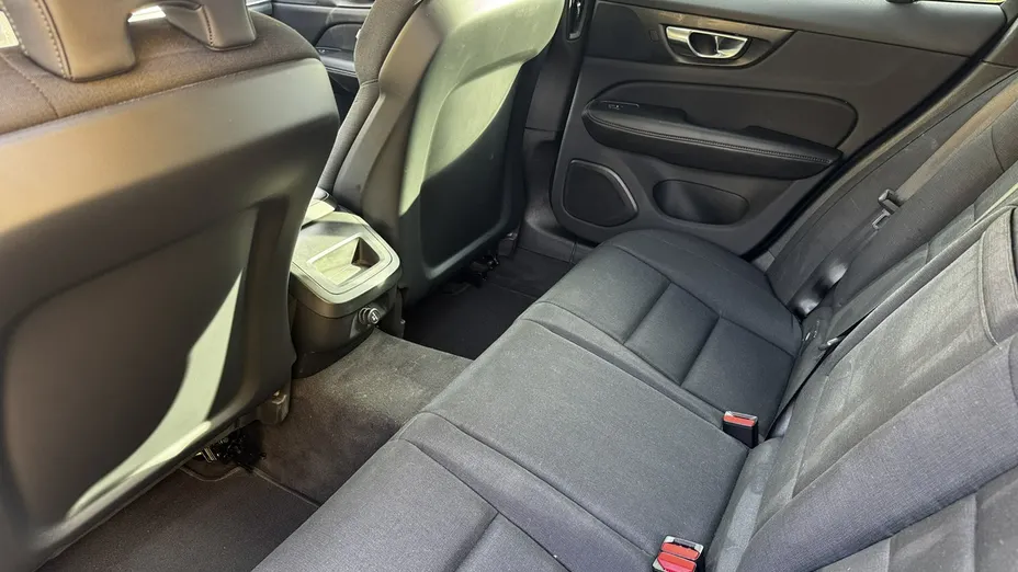 VOLVO V60 -