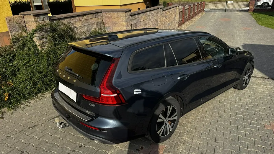 VOLVO V60 -