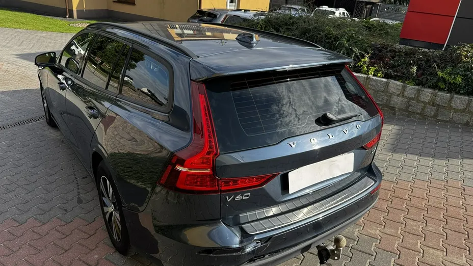 VOLVO V60 -