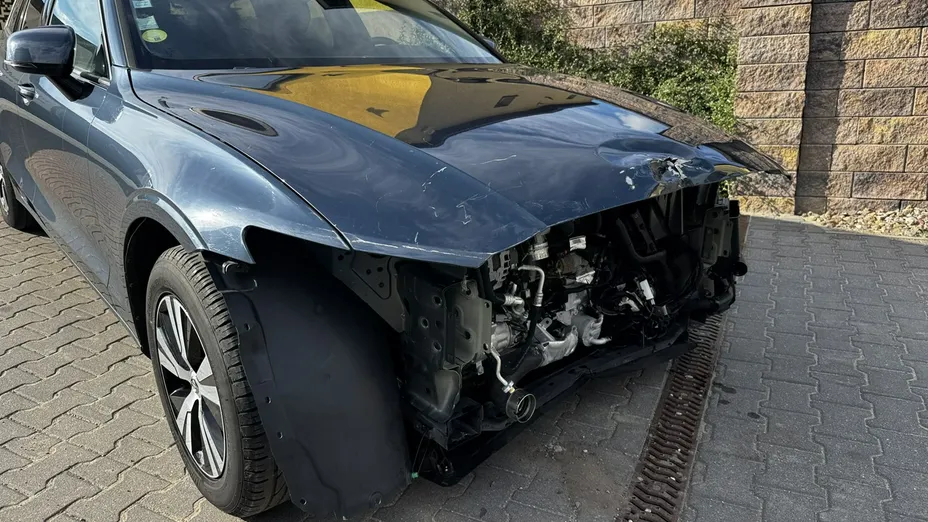 VOLVO V60 -