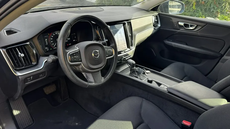 VOLVO V60 -