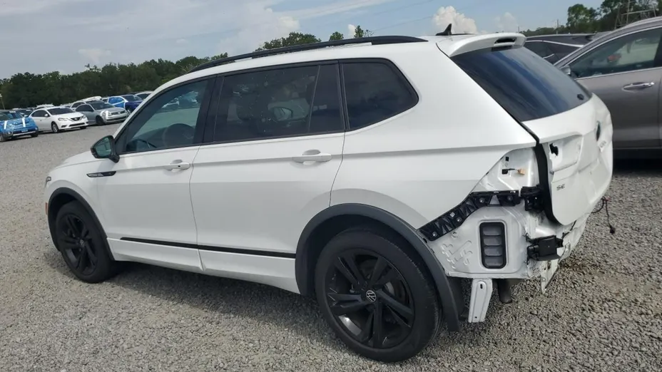 VOLKSWAGEN Tiguan -