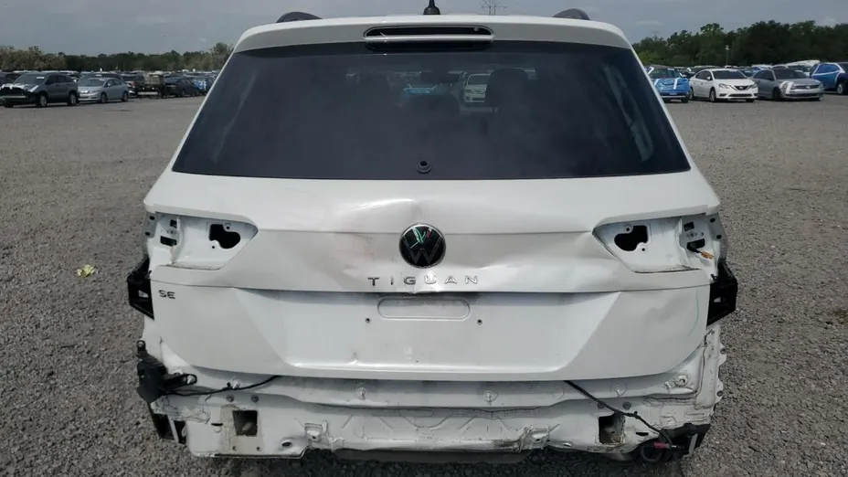 VOLKSWAGEN Tiguan -
