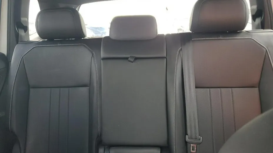 VOLKSWAGEN Tiguan -