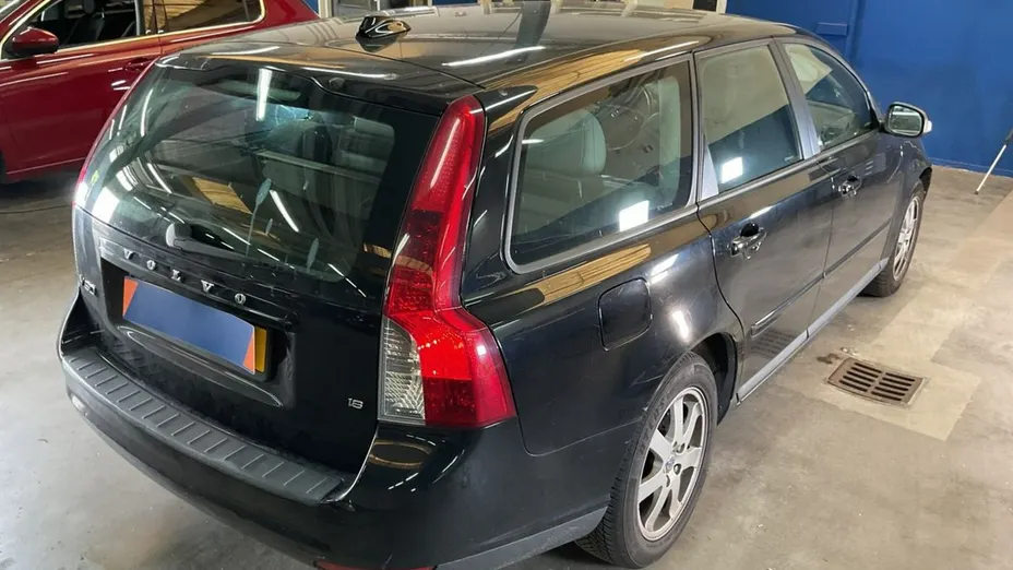 VOLVO V50 -