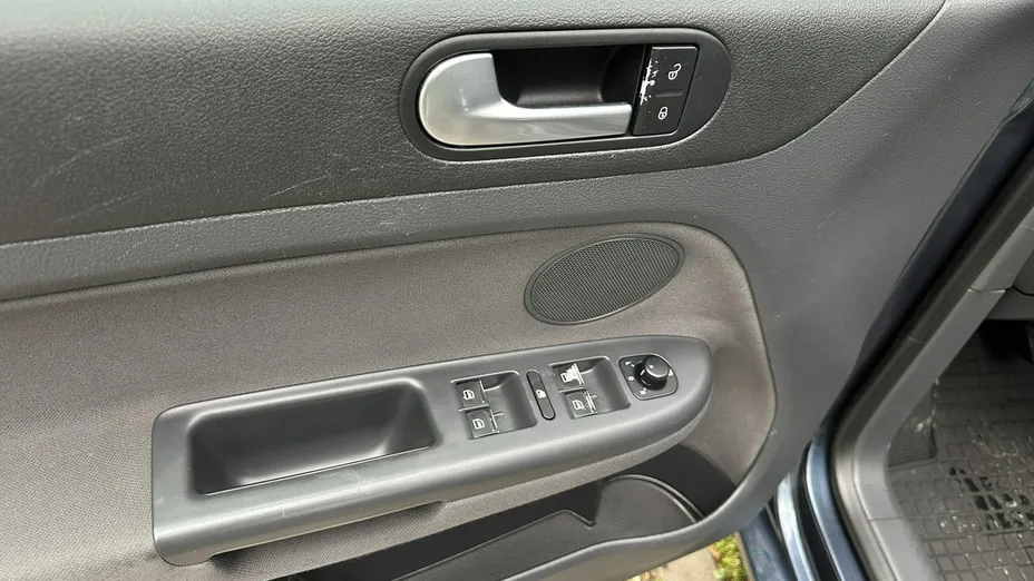VOLKSWAGEN Golf Plus -