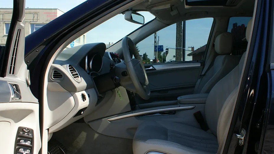 MERCEDES-BENZ ML -