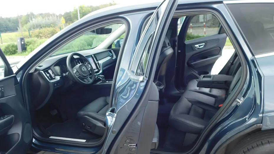 VOLVO XC60 -