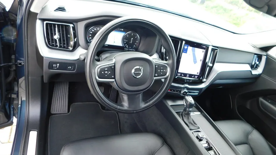 VOLVO XC60 -