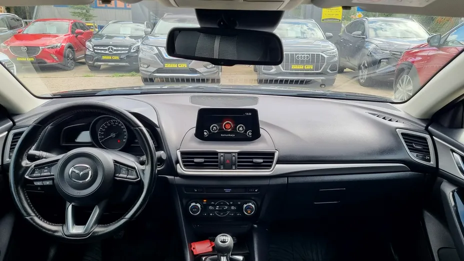 MAZDA 3 -