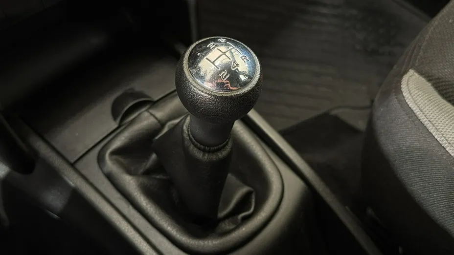 PEUGEOT 207 -