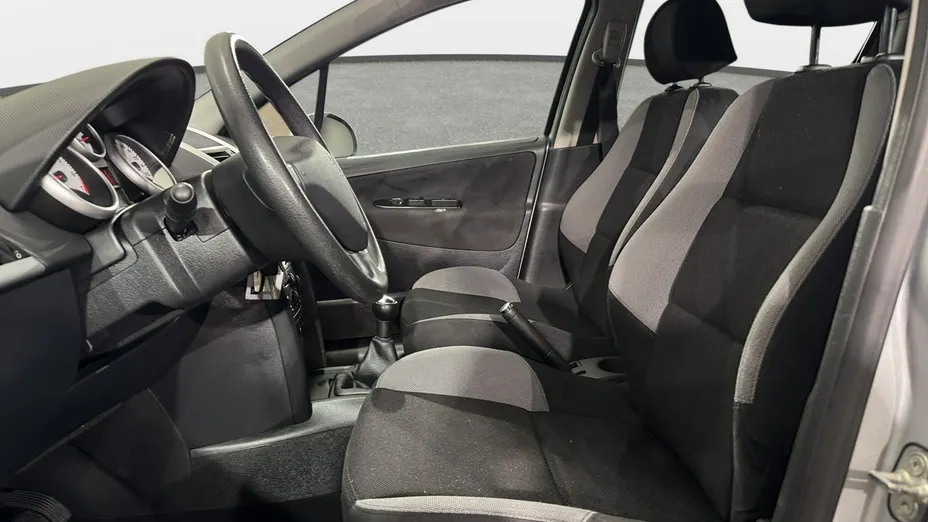 PEUGEOT 207 -