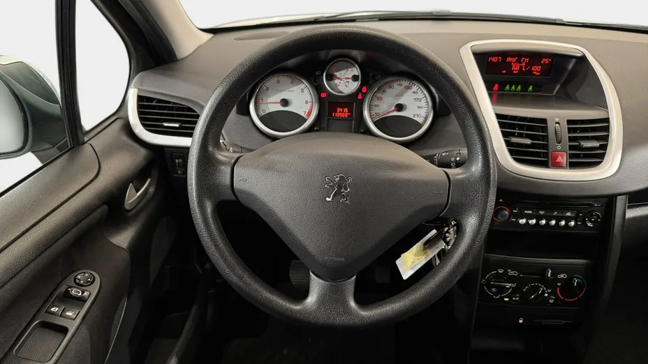 PEUGEOT 207 -