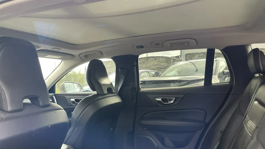 VOLVO V60 -