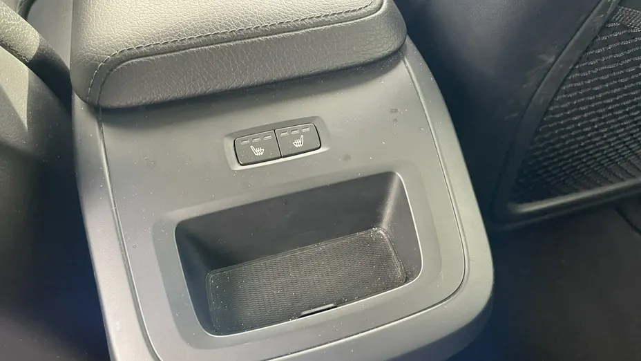 VOLVO V60 -