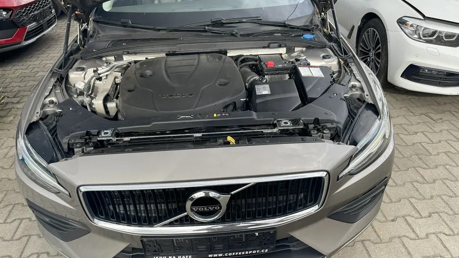 VOLVO V60 -