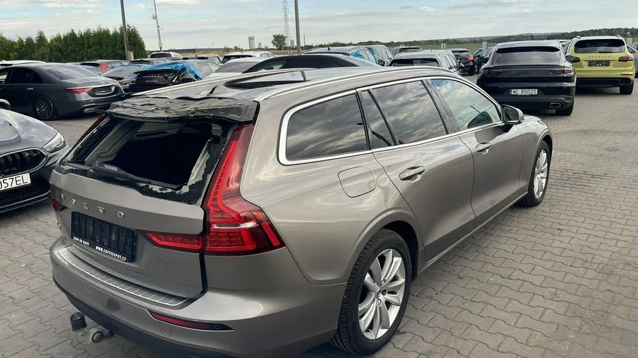 VOLVO V60 -
