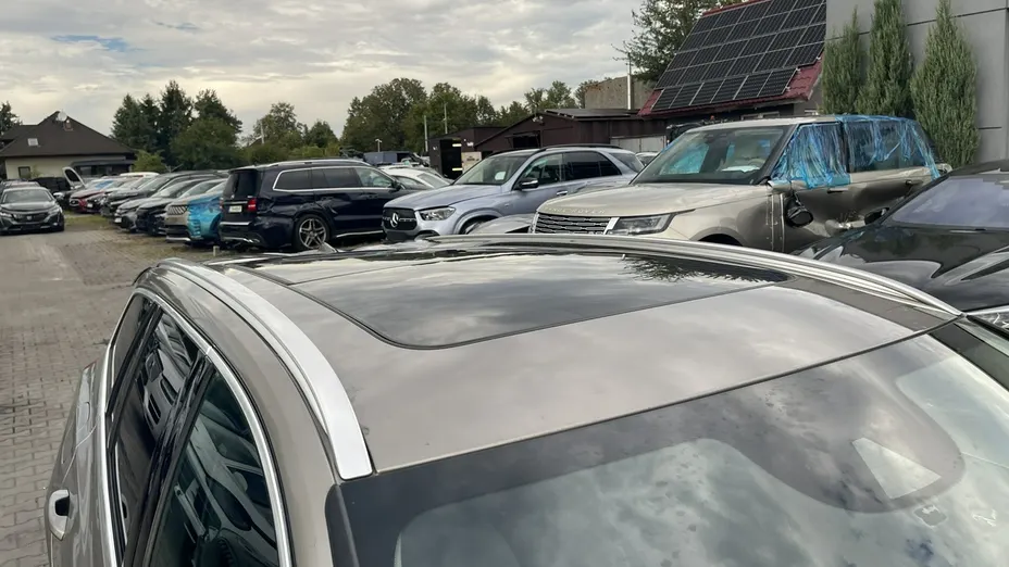 VOLVO V60 -