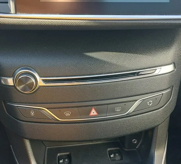 PEUGEOT 308 -
