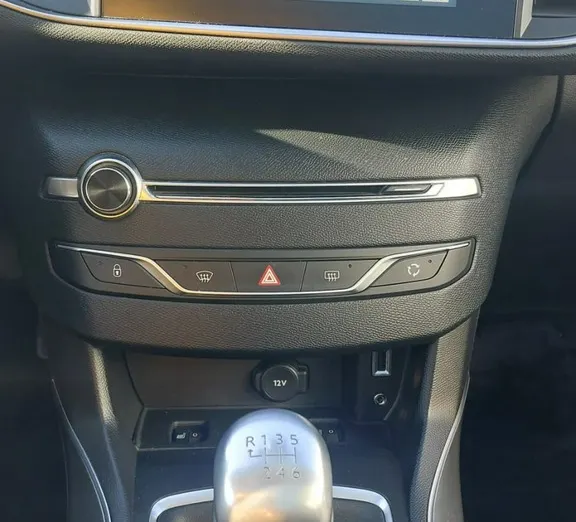 PEUGEOT 308 -