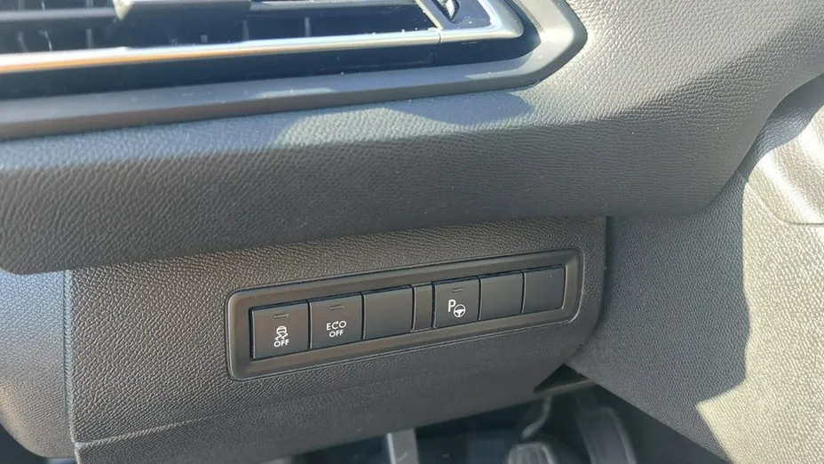 PEUGEOT 308 -