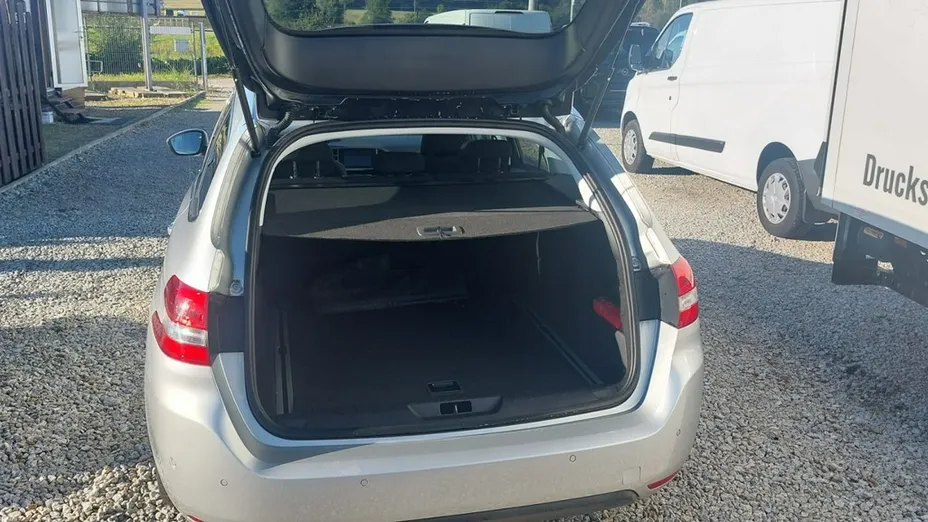PEUGEOT 308 -