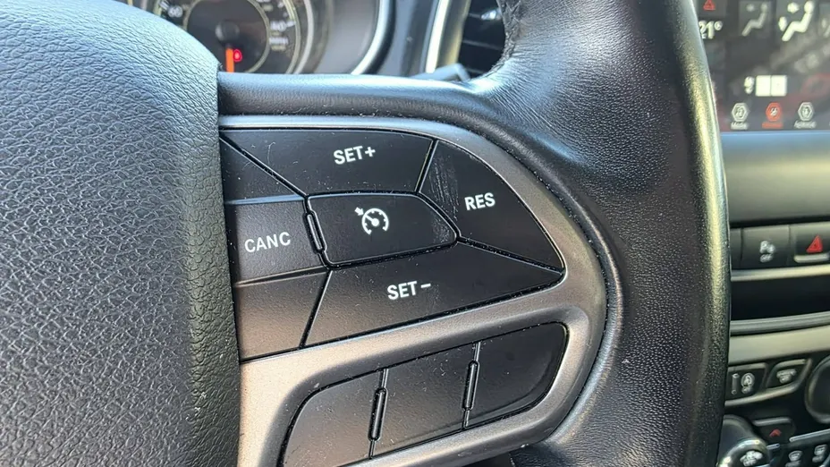 JEEP Cherokee -