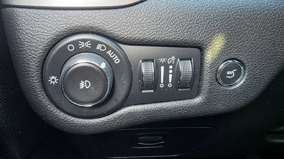 JEEP Cherokee -