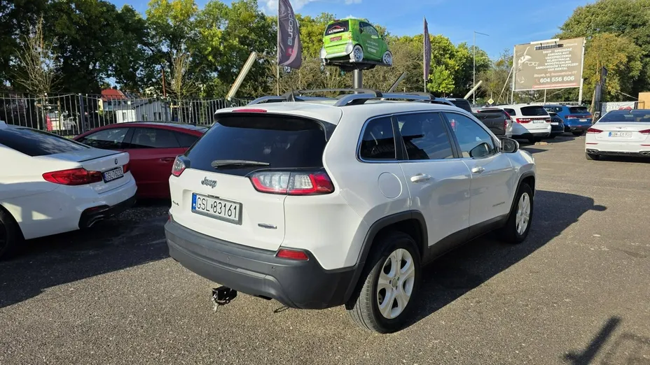 JEEP Cherokee -