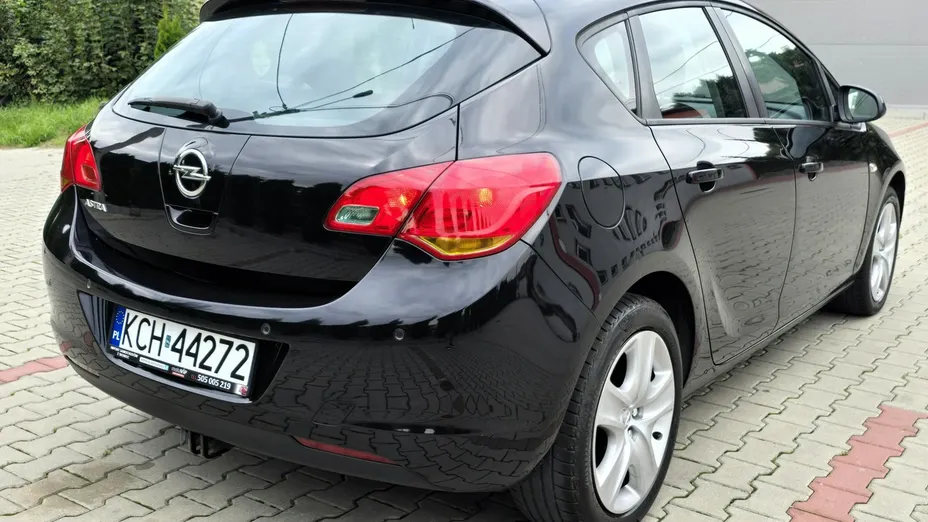 OPEL Astra -