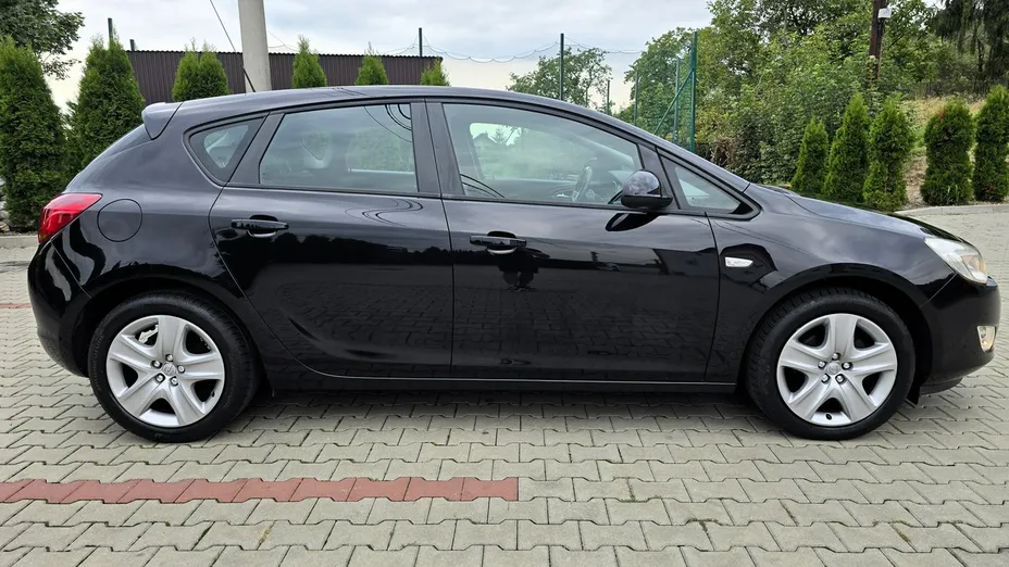 OPEL Astra -