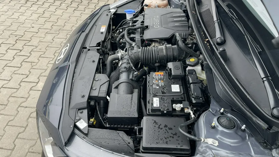 HYUNDAI i20 -