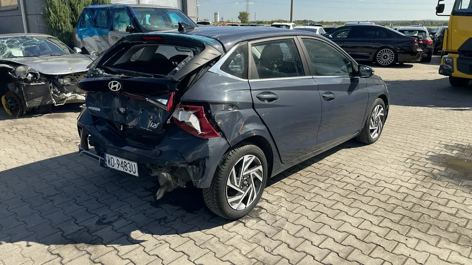 HYUNDAI i20 -