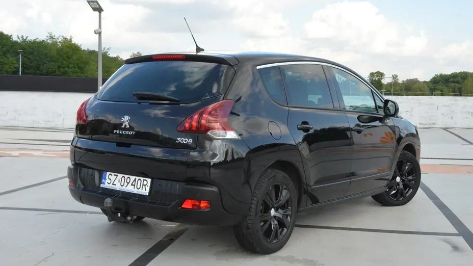 PEUGEOT 3008 -