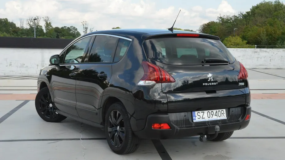 PEUGEOT 3008 -